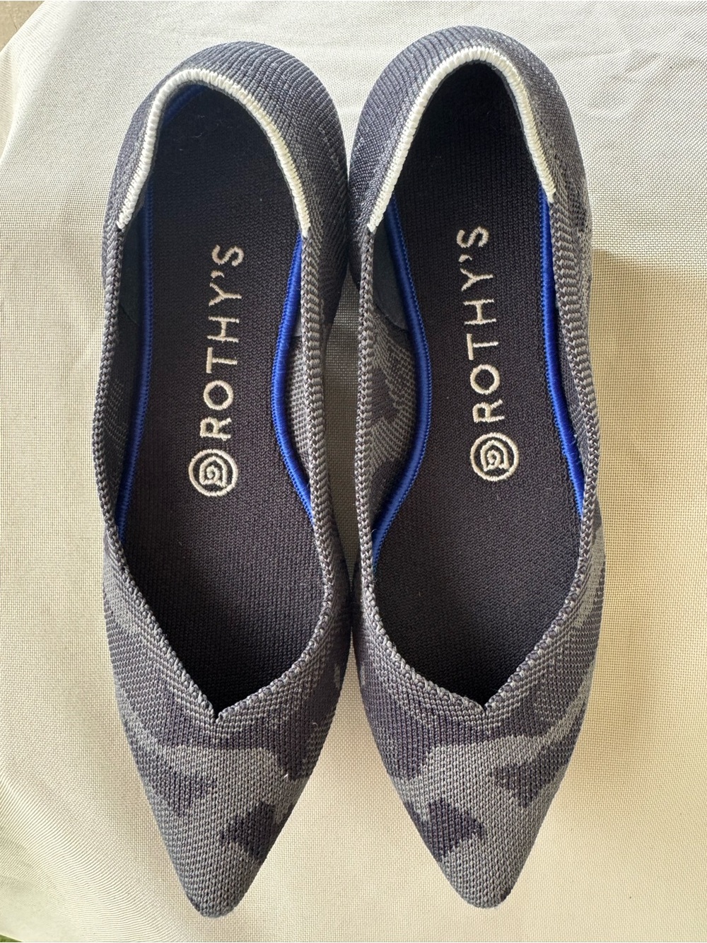 ROTHY'S Women's Gray Camo Knit Pointed Toe Flats Shoes size 7